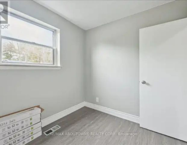 1 - 203 NELSON STREET | 1 - 203 NELSON STREET, Oakville - Photo 1