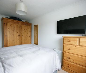 3 bedroom semi-detached house to rent - Photo 6