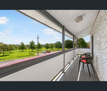 1/54a Stuart St, Mount Lofty, Qld 4350 - Photo 1