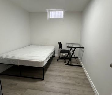 For Lease - 201 Enchanted Hills Crescent Unit# Apartment B, Toronto... - Photo 5