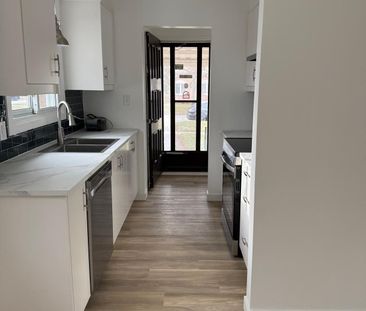 For Lease - 8006 Paddock Trail Drive, Niagara Falls, Ontario - Photo 5