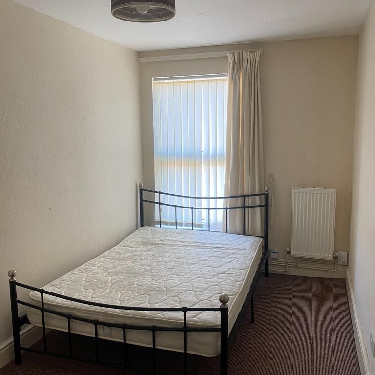 1 bedroom in a house share to rent - Photo 1