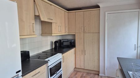 3 bed semi-detached house to rent in Leng Crescent, Norwich, NR4 - Photo 3