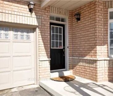 Detached Home For Lease | W9237504 - Photo 2