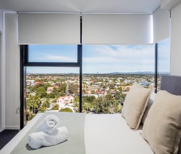 FIRST CLASS LIVING IN THE HEART OF MOOLOOLABA - Photo 3