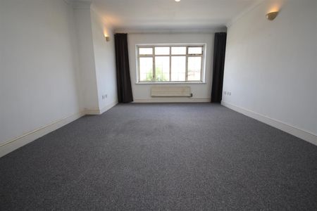 2 bedroom Apartment to let - Photo 4