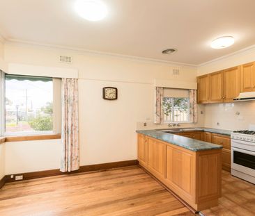 256 Tyler Street, Preston VIC 3072 - Photo 2