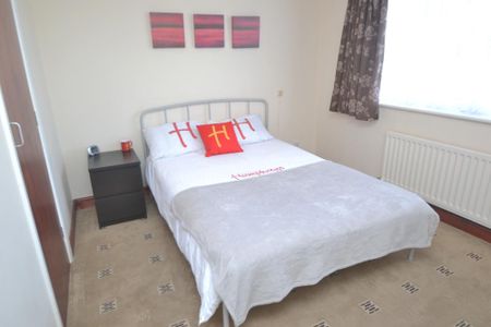 2 bedroom semi-detached house to rent - Photo 4