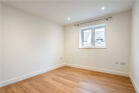 4 bedroom detached house to rent - Photo 4