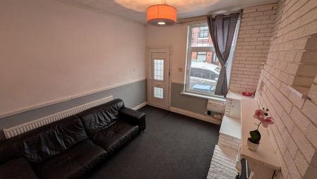 3 bedroom terraced house to rent - Photo 3
