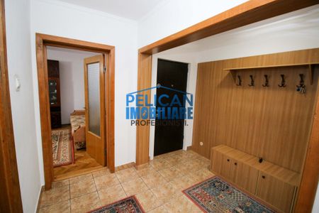 Str. Victoriei, 3 camere, etaj 1, mobilat si utilat - Fotografie 4