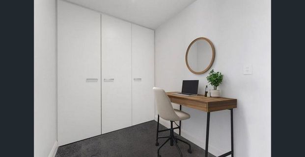 Sub-Penthouse 1 Bed + Study - with Iconic City Views - Photo 1