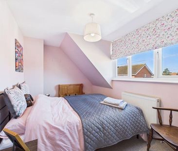 4 bedroom detached house to rent - Photo 4