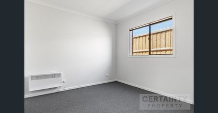 4-Bedroom Family Home in Sunbury! - Photo 5