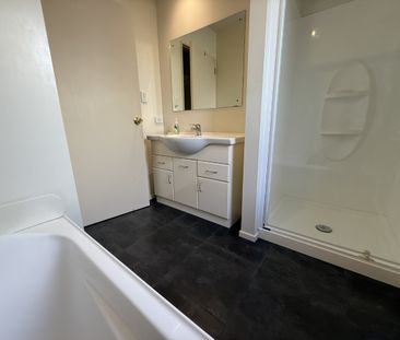 Modern 3-Bedroom Home with Solar Power & Battery – Private Rear Sec... - Photo 6