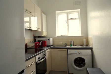 1 Bed Flat, Moyser Road, SW16 - Photo 3