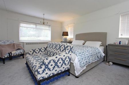 4 bedroom detached house to rent - Photo 4