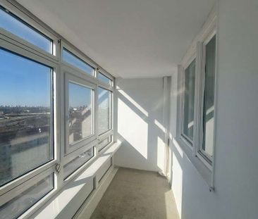 Einziehen und Wohlf&uuml;hlen: Schicke 2,5-Zimmer-Wohnung mit Loggi... - Photo 1