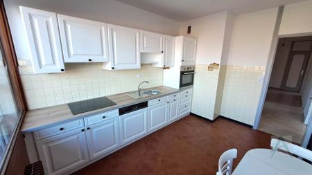 Location Appartement 3 pièces 76m² JACOB BELLECOMBETTE 73000 - Photo 4