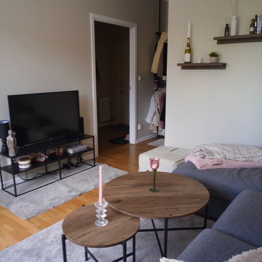 Gamla Huddingevägen, Älvsjö - Photo 1