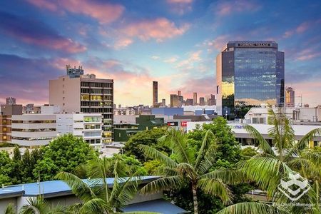Furnished Studio Loft Apartment in Heart of Toowong - Walk everywhere! - Photo 3