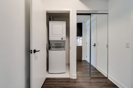 For Lease - 220 Missinnihe Way Unit# 1007, Mississauga, Ontario - Photo 5