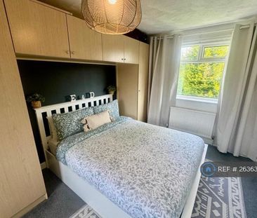 3 bedroom semi-detached house to rent - Photo 5