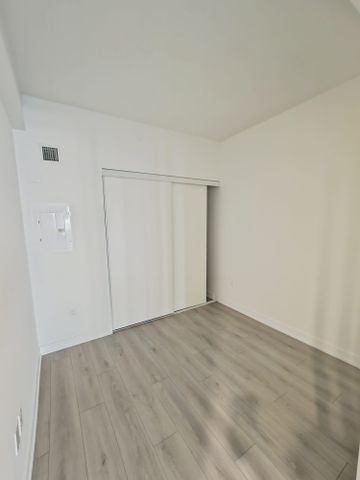 For Lease - 1 Fairview Road Unit# 309, Mississauga, Ontario - Photo 3
