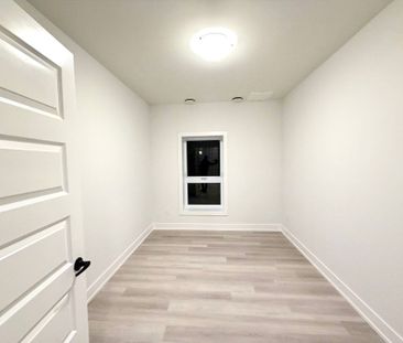 For Lease - 1100 Lackner Place Unit# 401, Kitchener, Ontario - Photo 3