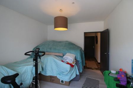 Ideaal gelegen ruim en lichtrijk 2 slaapkamer appartement in het centrum van Geel! - Photo 3