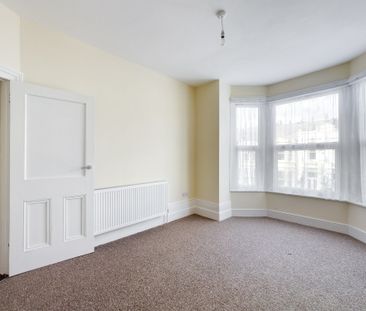 Laburnum Grove, Portsmouth, PO2 - Photo 3