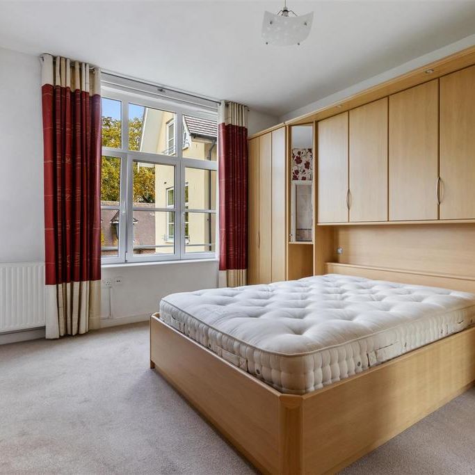 3 bedroom flat to rent - Photo 1