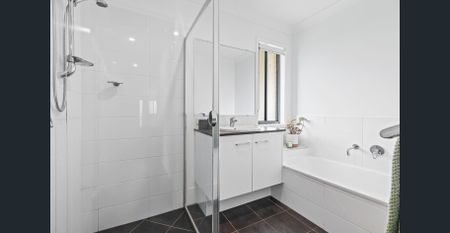 Fresh Contemporary Living With Room to Grow - Photo 2