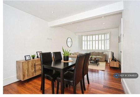 4 bedroom semi-detached house to rent - Photo 3
