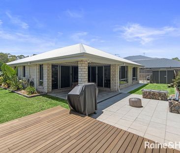 Exquisite Entertainers Home in Upper Coomera - Photo 6