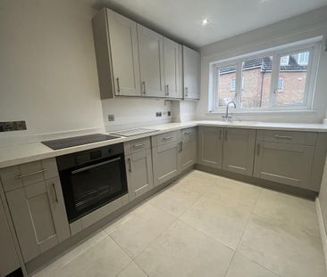 3 bedroom semi-detached house to rent - Photo 3
