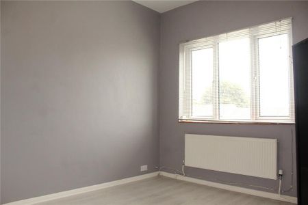 2 bedroom maisonette to rent - Photo 2