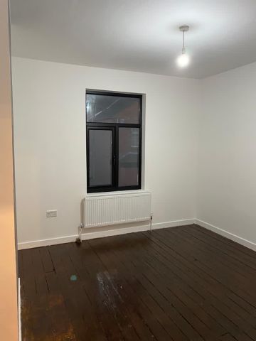 4 Bed Terraced House, Berkeley Avenue, M14 - Photo 4