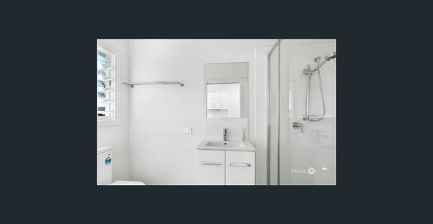 Stylish One‑Bedroom Home with Modern Comforts - Photo 1