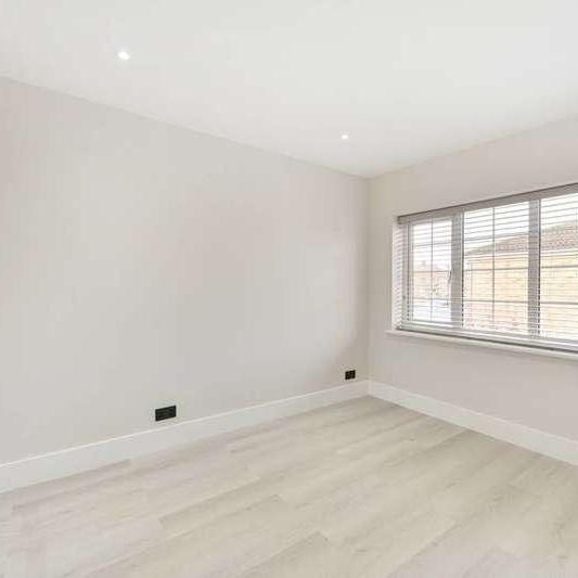 Yeomans Mews, Whitton, TW7 - Photo 1