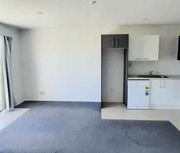 Chic 1BR Apt with Balcony in East Tamaki - Photo 3