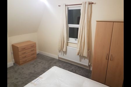 1 Bed Flat, Alexandra Road South, M16 - Photo 3