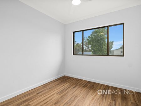FRESHLY UPDATED HOME IN A QUIET SANCTUARY POINT LOCATION - Photo 3