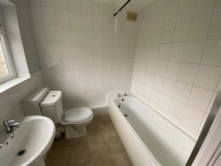 2 bedroom terraced house to rent - Photo 4