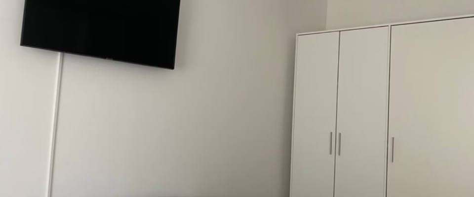 Schöne 2 Raum Wohnung top angebunden inkl. Küche - Foto 1