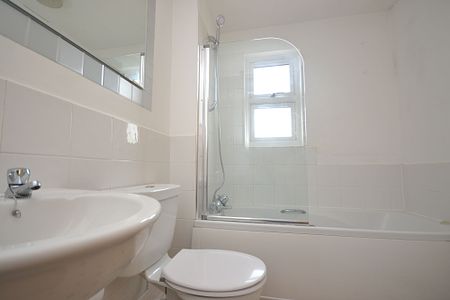 3 bedroom semi detached house to rent, - Photo 5