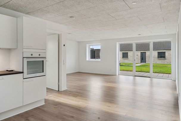 3-vær. rækkehus med egen terrasse - Foto 1