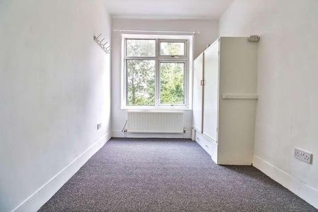 Gartons Lane, Clock Face, WA9 - Photo 3