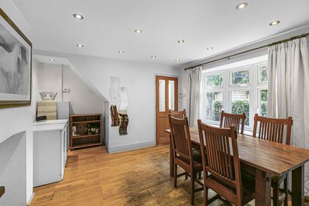 Harvest Road, Englefield Green, Egham, Surrey, TW20 0QS - Photo 3