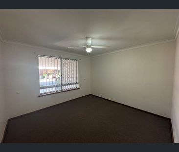19/6 Merope Close, Rockingham, WA 6168 - Photo 4